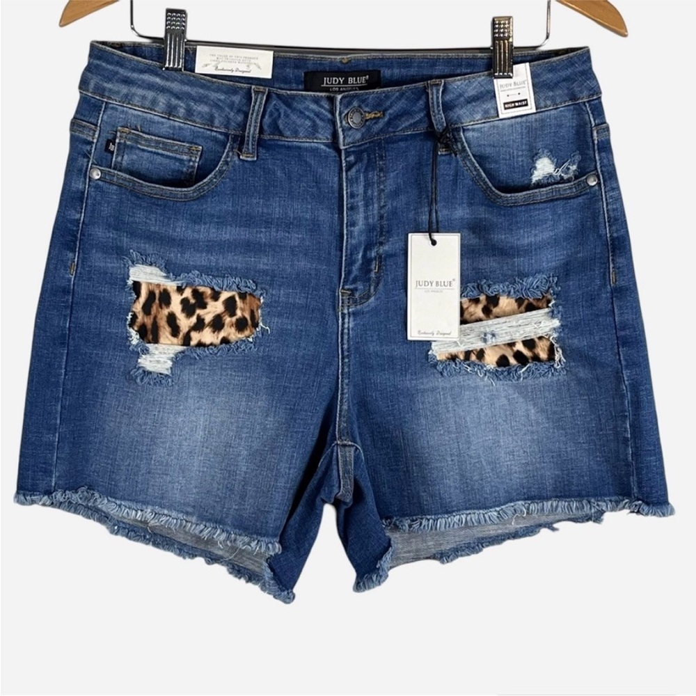 Judy Blue High Rise leopard peekaboo shorts